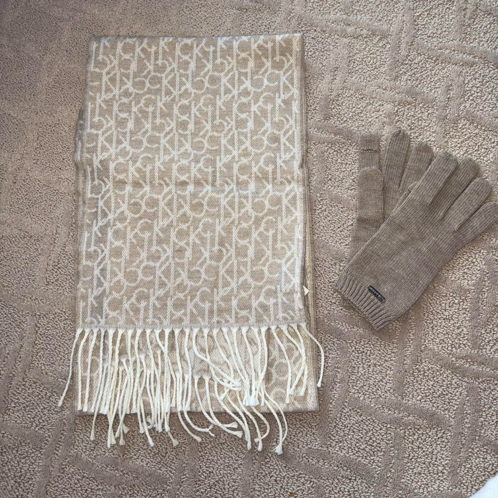 Calvin Klein Light Beige Scarf and Gloves Set